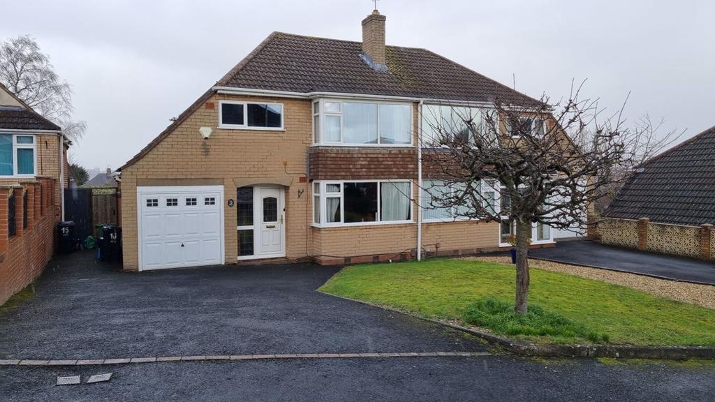 Wrekin Drive, Stourbridge 3 bed semidetached house £925 pcm (£213 pw)