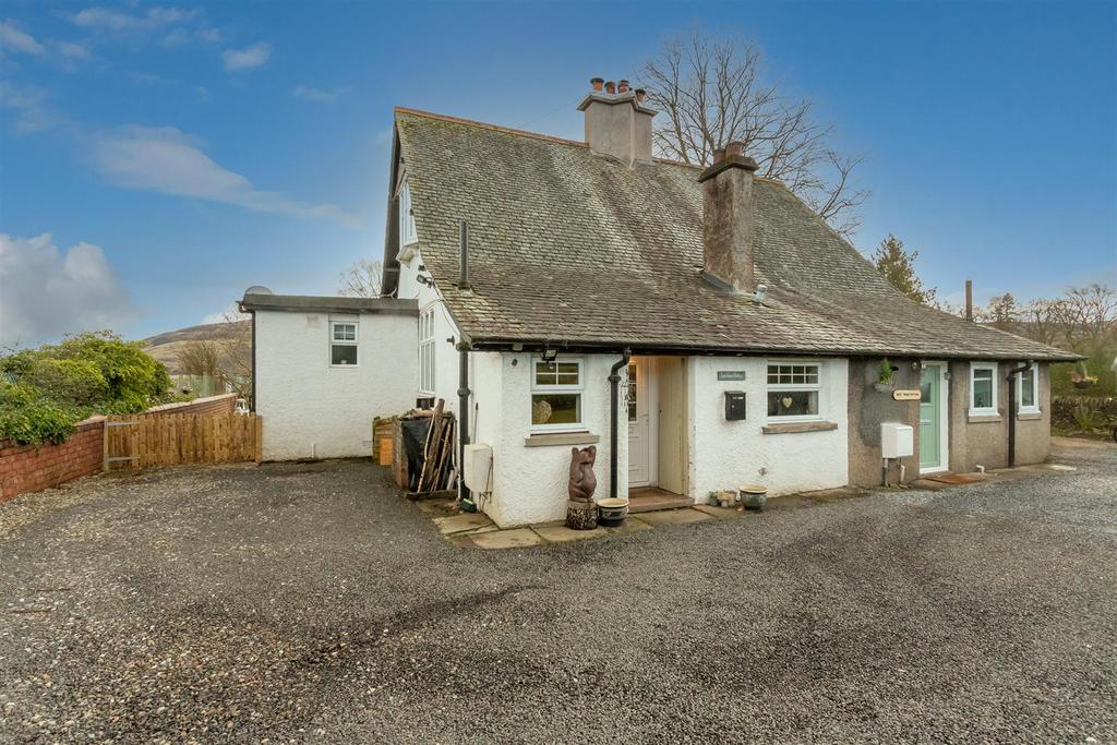 Feus, Auchterarder 3 bed semi-detached house - £220,000