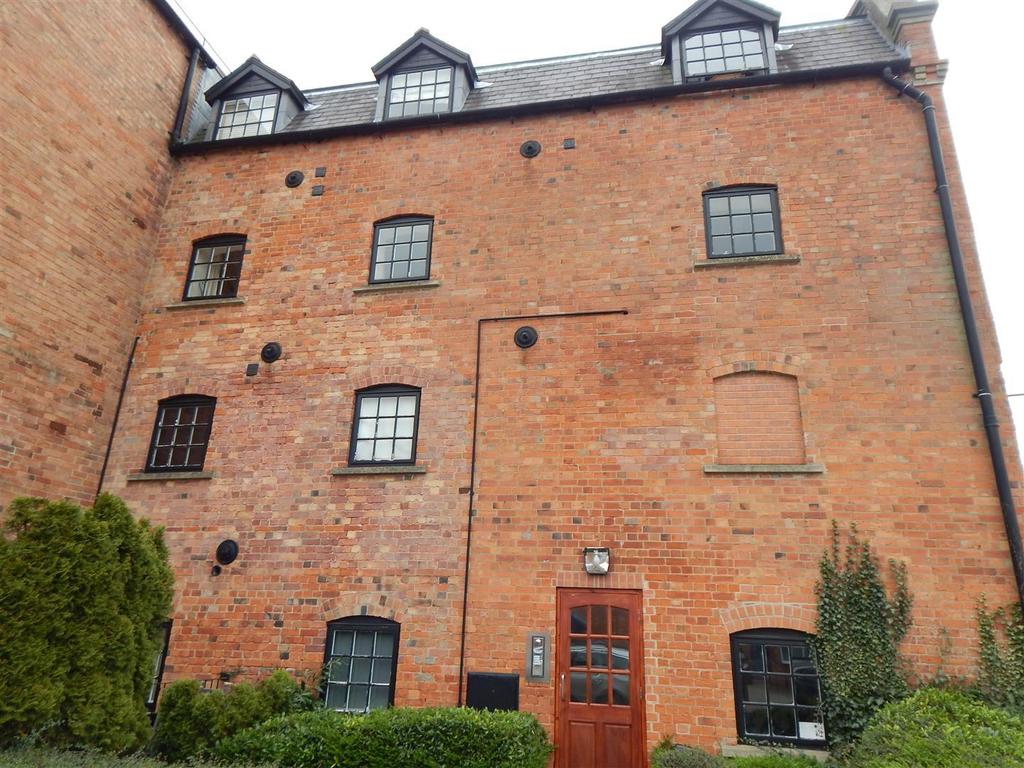 Station Road, Southwell 2 bed flat £650 pcm (£150 pw)