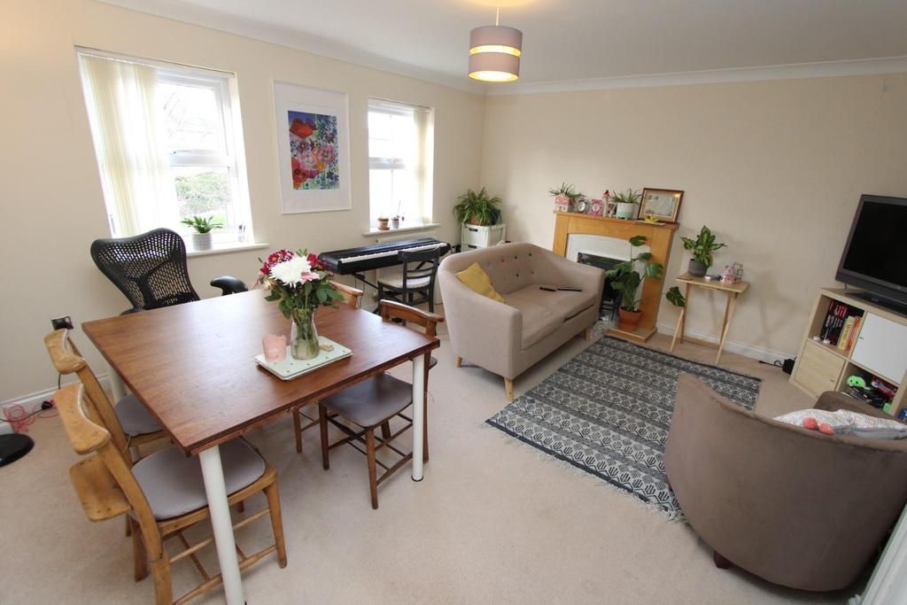 Kirkwood Drive, Nevilles Cross, Durham 3 bed townhouse £260,000