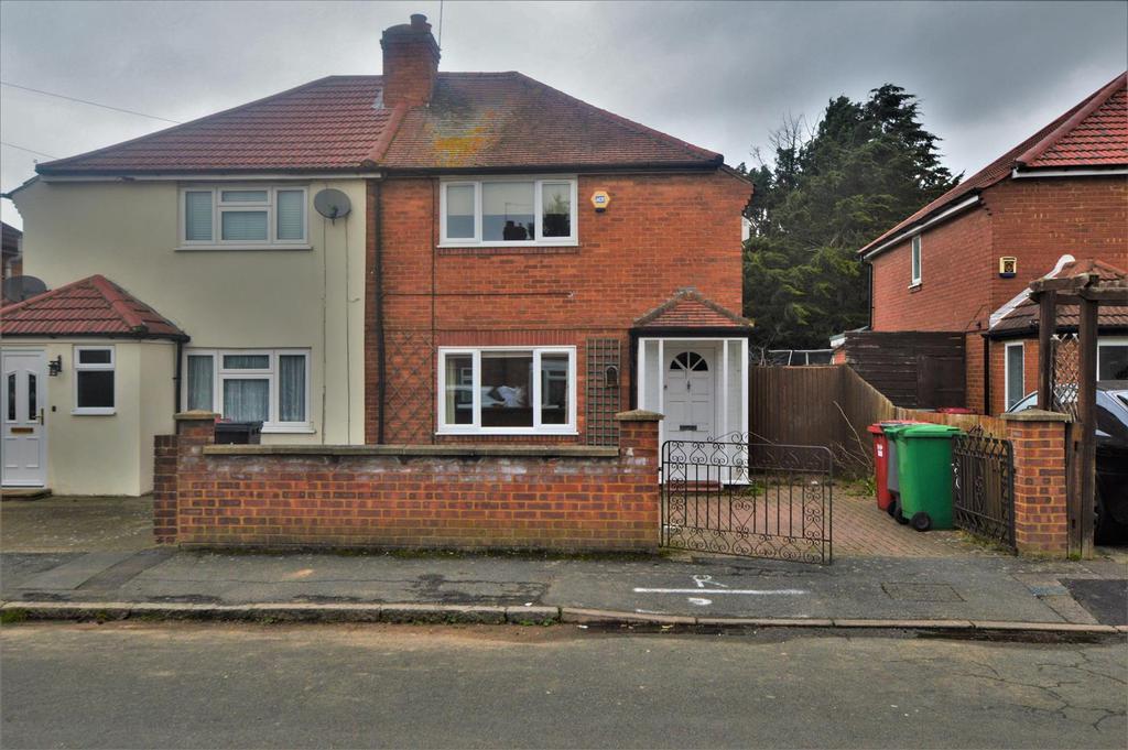 Kent Avenue, Slough 3 bed semidetached house £425,000