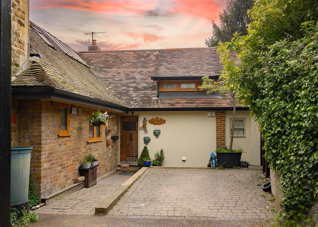 Raglan Road, Reigate 3 bed house £899,950