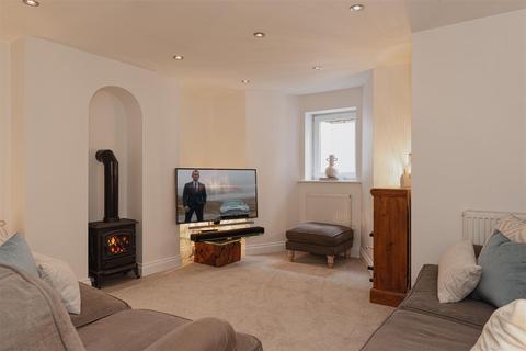 9 Albion Road, Reigate, RH2 7JY