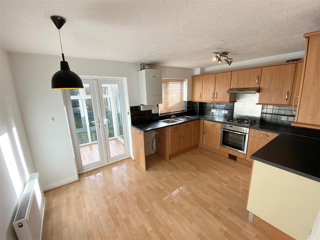 Drummond Way, Macclesfield 2 bed semidetached house £215,000