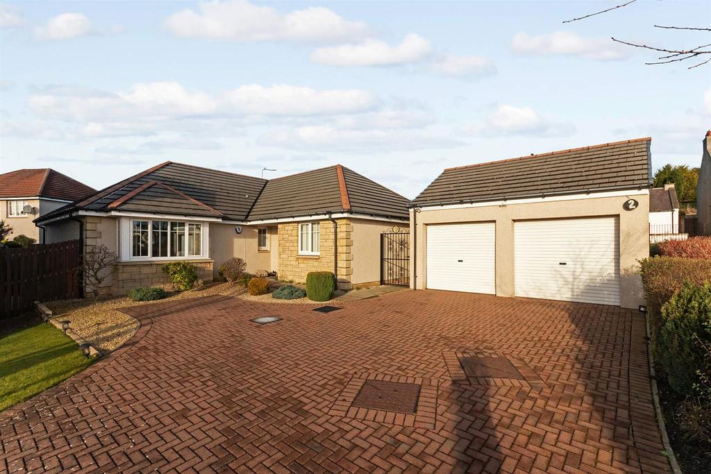 2 Baxter Road, Crossgates... 4 bed detached bungalow £325,000
