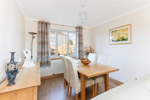 2 Baxter Road, Crossgates, Cowdenbeath, KY4 8AQ