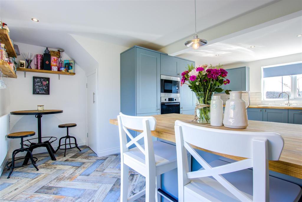 Eagle Park, Marton, Middlesbrough... 4 bed detached house £290,000