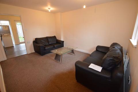 4 bedroom house to rent - Chorlton Road, Manchester