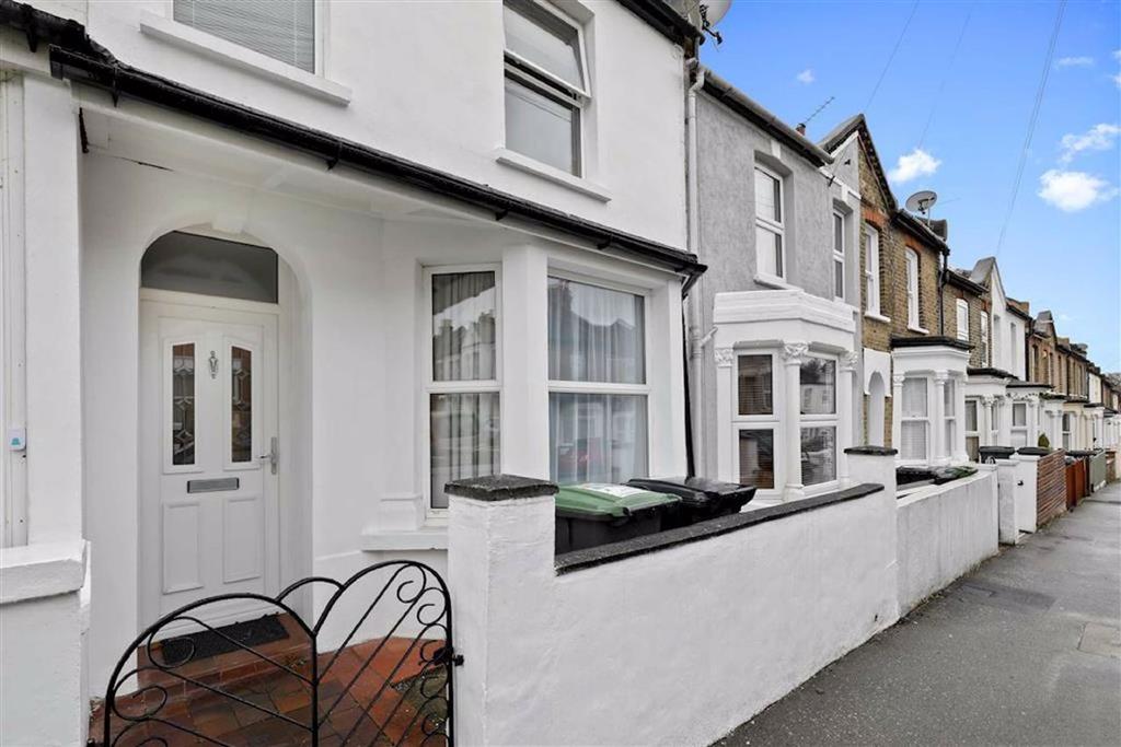 Larkbere Road, Sydenham 3 bed terraced house £575,000