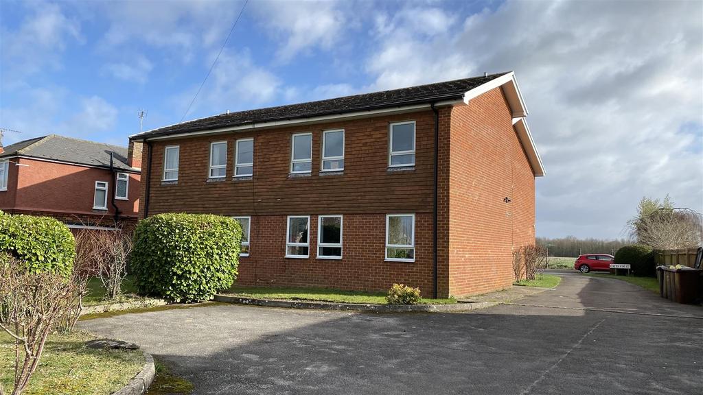 Hale Street, East Peckham, Tonbridge 1 bed apartment £150,000