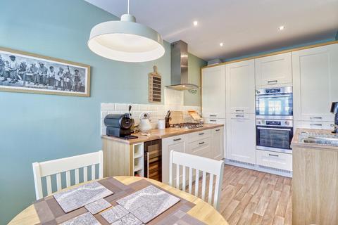 27 Bletchley Road, Horsforth, Leeds, LS18 4FG