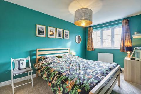 27 Bletchley Road, Horsforth, Leeds, LS18 4FG