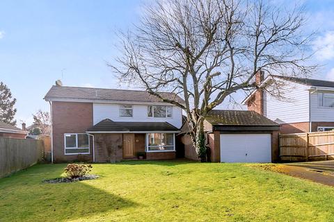 12 Cedar Grove, Amersham, HP7 9BG