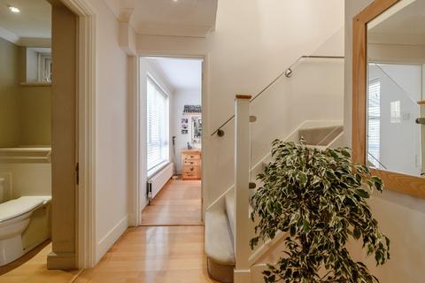 12 Cedar Grove, Amersham, HP7 9BG