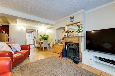 3 bedroom terraced house for sale - St. Georges Road, Essex