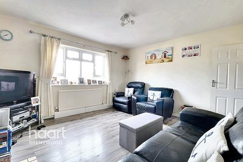 2 bedroom flat for sale, Station Road, West Horndon