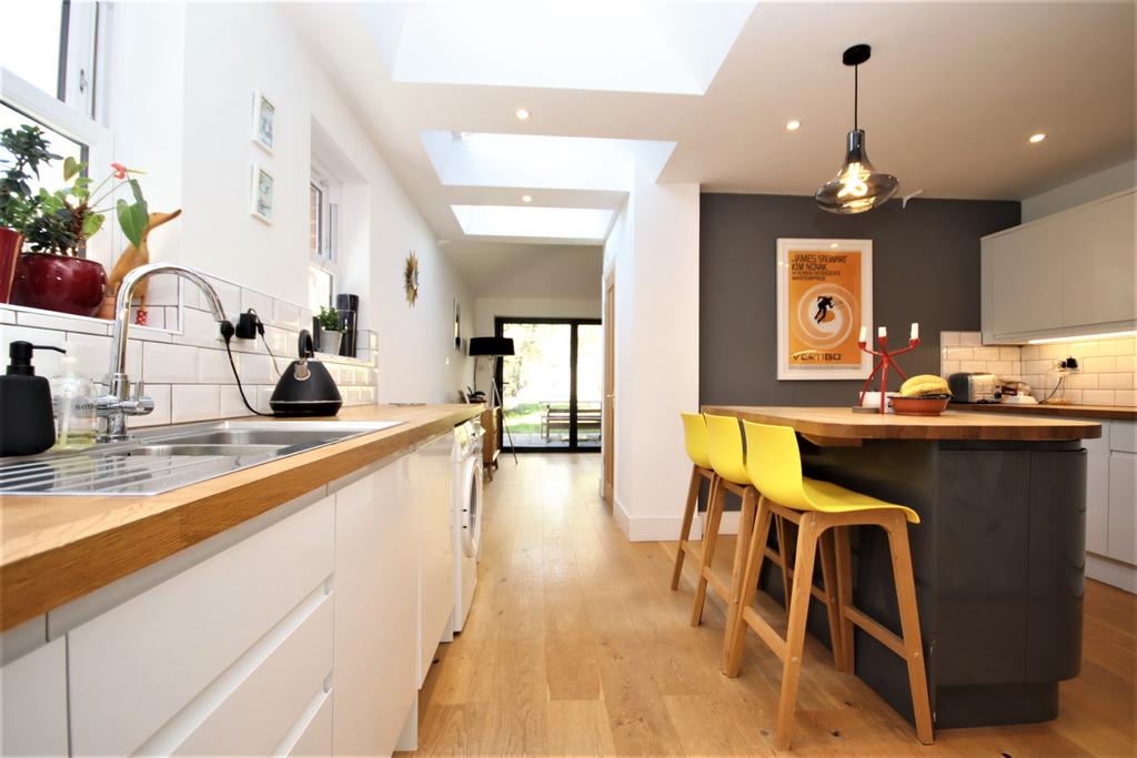 Spencers Road, Maidenhead 3 bed semidetached house £650,000