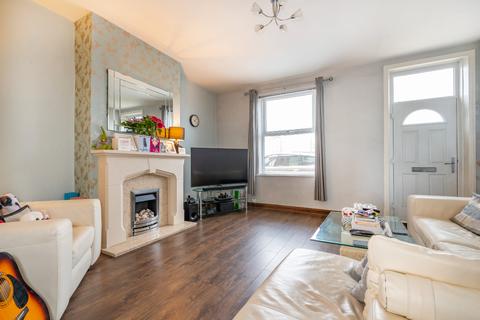 53 Wakefield Road, Drighlington, Bradford, BD11 1DH
