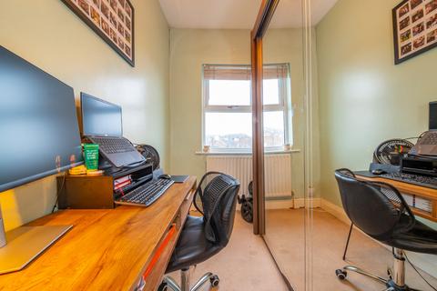 53 Wakefield Road, Drighlington, Bradford, BD11 1DH