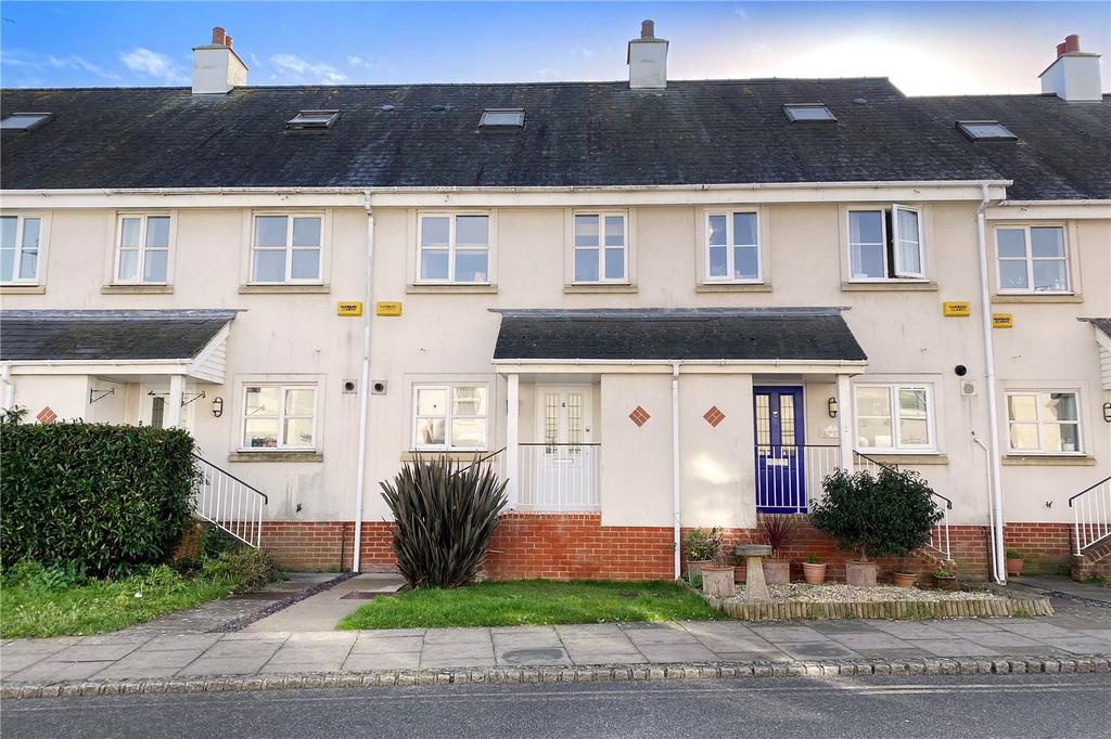 Mariners Quay, Littlehampton 3 bed terraced house £345,000