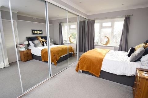 27 Cherry Orchard, Chestfield, Whitstable, CT5 3NH