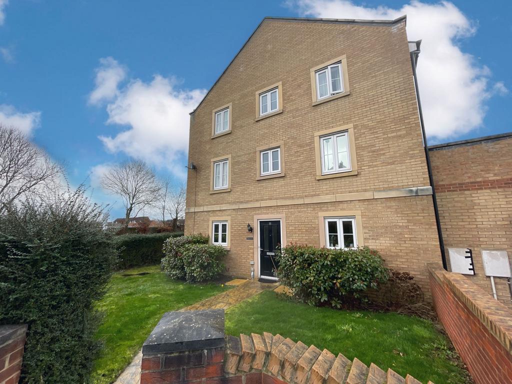 Swindon SN1 4 bed end of terrace house for sale £360,000