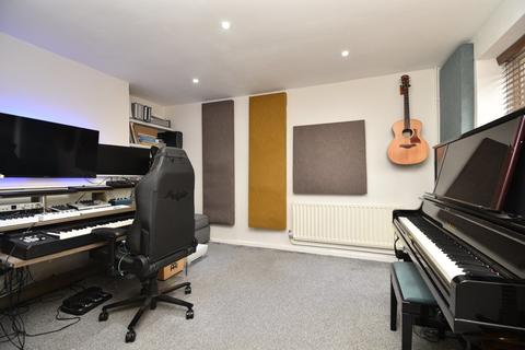 10 Parkway, Stevenage, SG2 8DJ