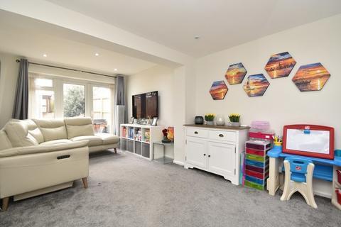 10 Parkway, Stevenage, SG2 8DJ