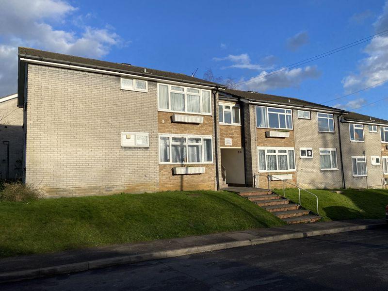 Hickmans Close, Godstone 2 bed flat £225,000
