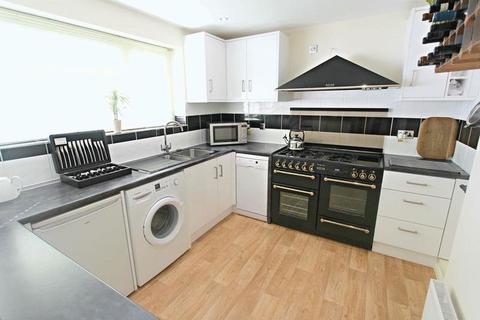 32 Hickmans Close, Godstone, RH9 8EA