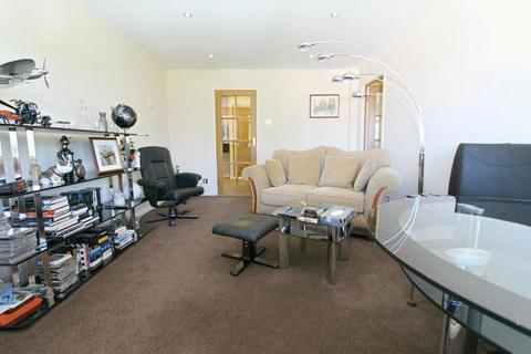 32 Hickmans Close, Godstone, RH9 8EA