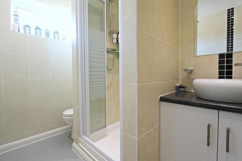32 Hickmans Close, Godstone, RH9 8EA