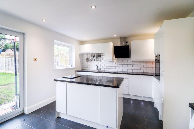 Hart Road, Thundersley, Benfleet 4 bed detached house £500,000