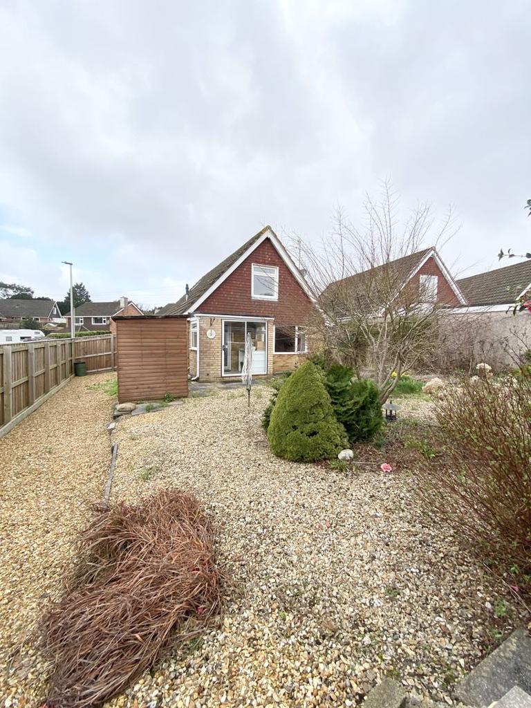 Cleeve Drive, Ivybridge 4 bed detached bungalow £1,300 pcm (£300 pw)