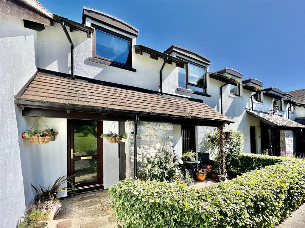 North Hill Close, Furzeham, Brixham 1 bed flat for sale £182,000