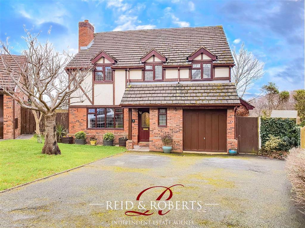 Llys Y Berllan, Greenfield, Flintshire, CH8 4 bed detached house £300,000