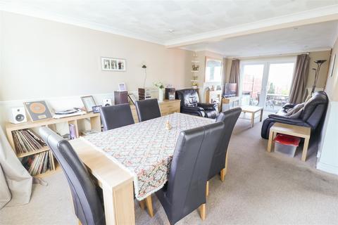 48 Latton Green, Harlow, CM18 7ER