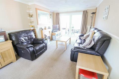 48 Latton Green, Harlow, CM18 7ER
