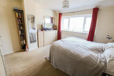 48 Latton Green, Harlow, CM18 7ER