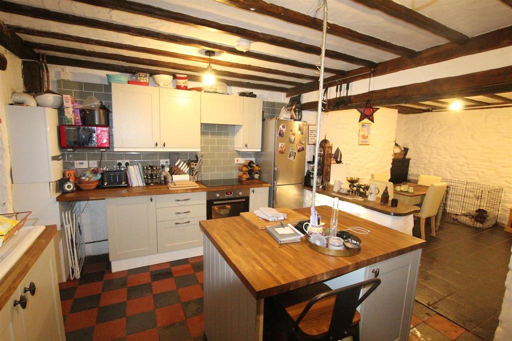 Bryn Road, Lampeter 3 bed house £195,000