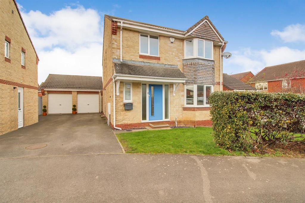 Arrowsmith Drive, Stonehouse 4 bed detached house £425,000