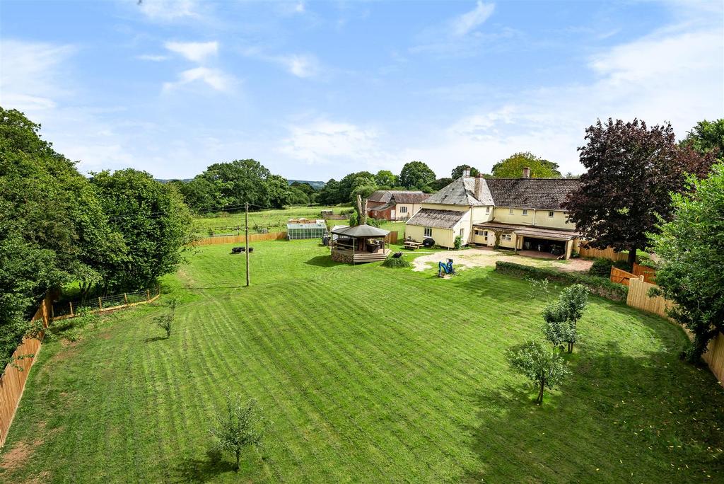 Knowle, Cullompton 5 bed detached house £750,000