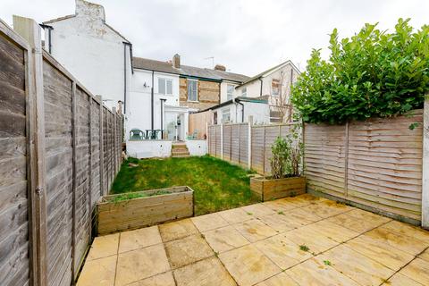 2 bedroom terraced house to rent, Grecian Street, Maidstone, ME14