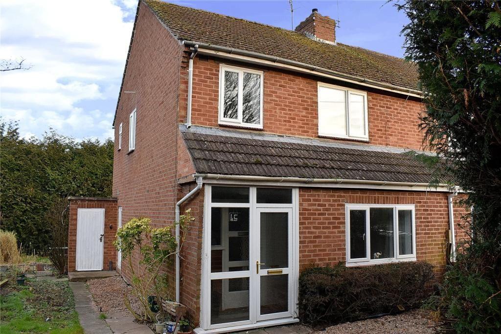 Whinfield Road, WR3 3 bed semidetached house £1,100 pcm (£254 pw)