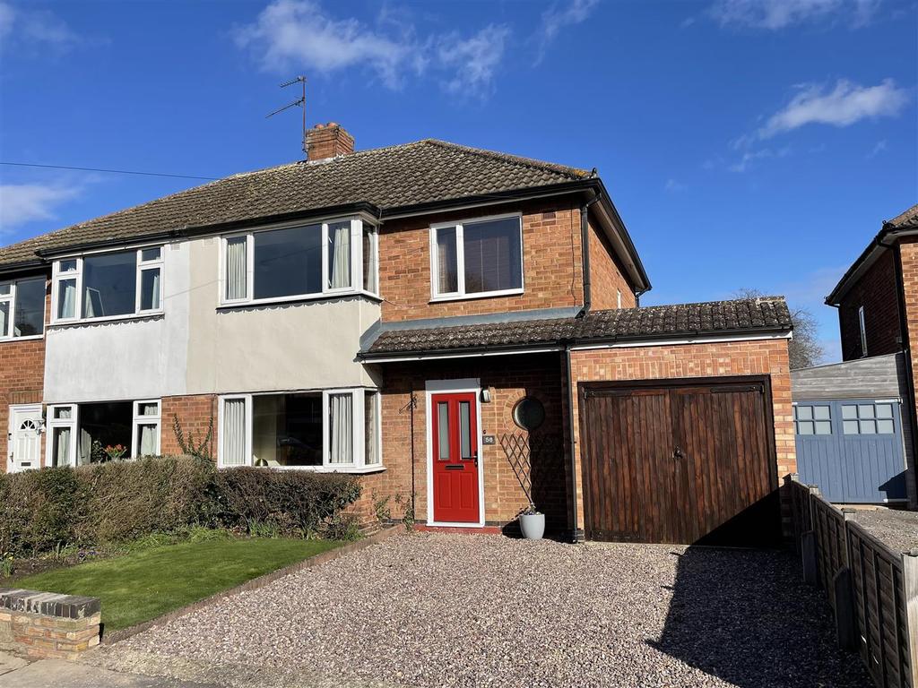 Cliffe Way, Warwick 4 bed semidetached house £395,000