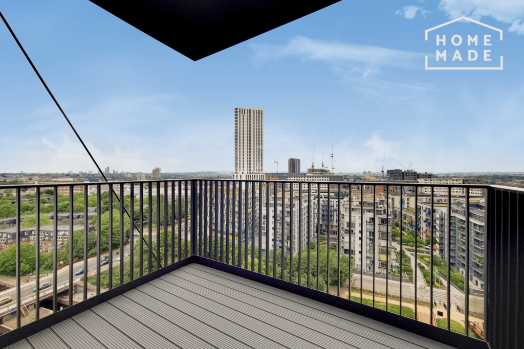 Windlass Apartments, Tottenham Hale, N17 3 bed flat to rent £2,750