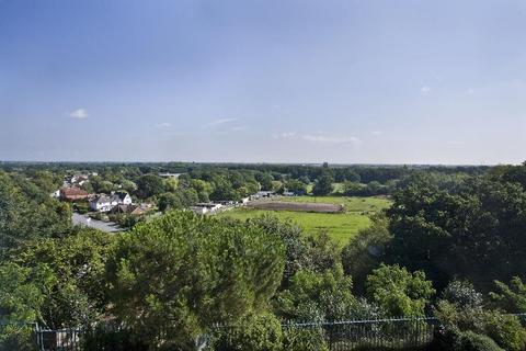 16 Pinel Close, Virginia Water, GU25 4SP