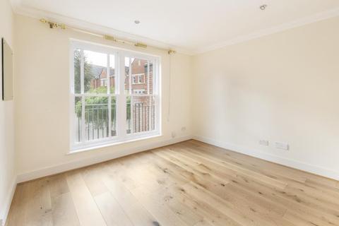 16 Pinel Close, Virginia Water, GU25 4SP