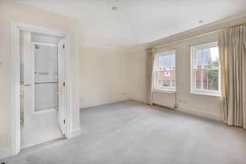 16 Pinel Close, Virginia Water, GU25 4SP
