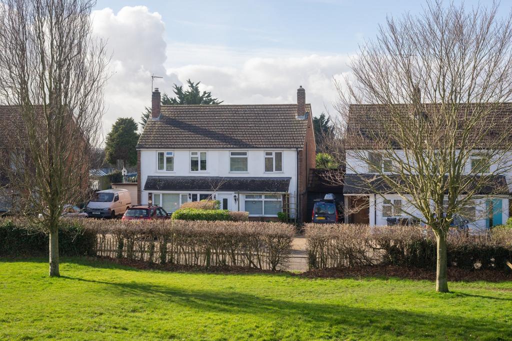 The Ridge, Kennington 3 bed semidetached house £325,000